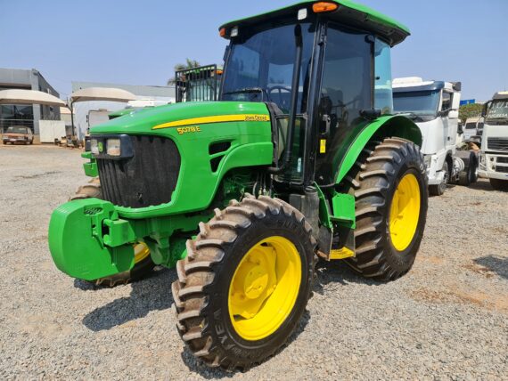 TRATOR AGRÍCOLA JOHN DEERE 5078E 4x4