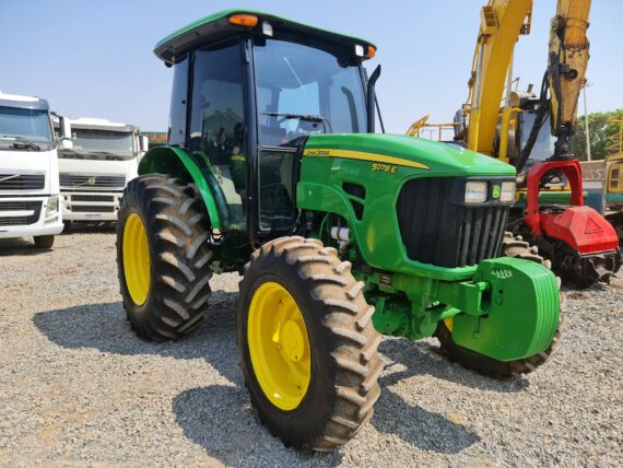 TRATOR AGRÍCOLA JOHN DEERE 5078E 4x4 - IMAGEM  2