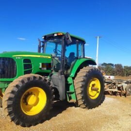 TRATOR DE PNEUS JOHN DEERE 6165J