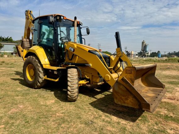 RETROSCAVADEIRA CATERPILLAR 416