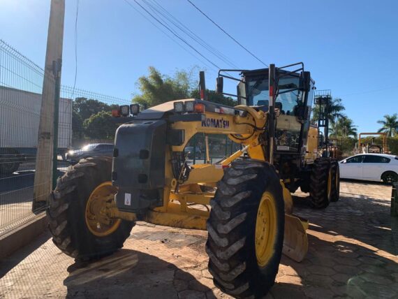 MOTONIVELADORA KOMATSU GD535