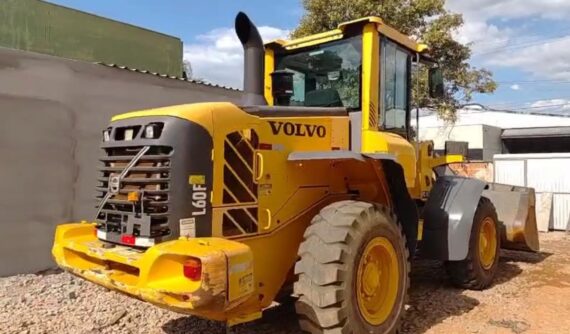 PÁ CARREGADEIRA VOLVO L60F - IMAGEM m 2