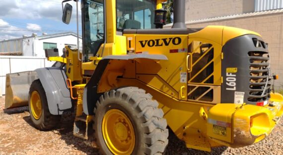 PÁ CARREGADEIRA VOLVO L60F - IMAGEM m 3