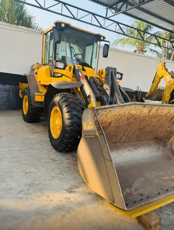 PÁ CARREGADEIRA VOLVO L60F - IMAGEM m 6