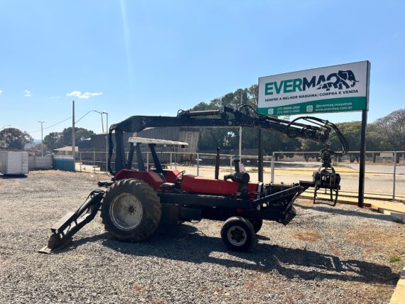 TRATOR AGRÍCOLA MF 275 COM GRUA  FLORESTAL