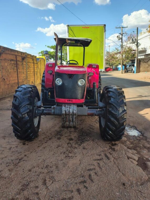 TRATOR DE PNEUS MASSEY FERGUNSON 4292 - IMAGEM m 3