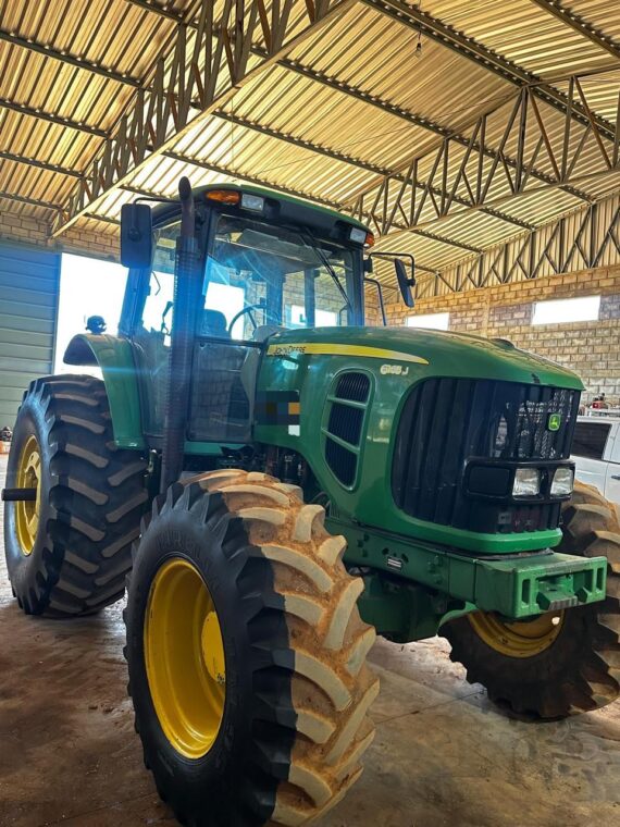 TRATOR DE PNEUS JOHN DEERE 6165J - IMAGEM m 4