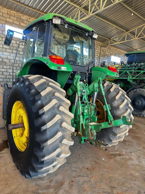 TRATOR DE PNEUS JOHN DEERE 6165J - IMAGEM m 5