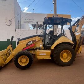 RETROESCAVADEIRA CATERPILLAR 416E 4X4