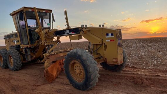 MOTONIVELADORA CATERPILLAR 12H