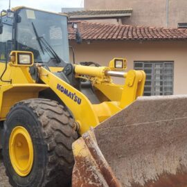 PÁ CARREGADEIRA KOMATSU WA380