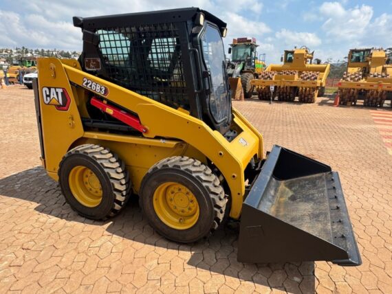 MINI CARREGADEIRA CATERPILLAR 226B3