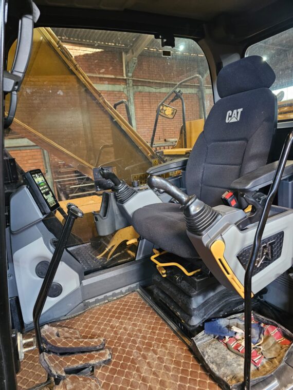 ESCAVADEIRA CATERPILLAR 320 6CC - IMAGEM m 5