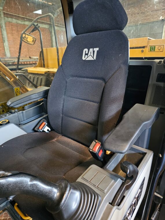 ESCAVADEIRA CATERPILLAR 320 6CC - IMAGEM m 9