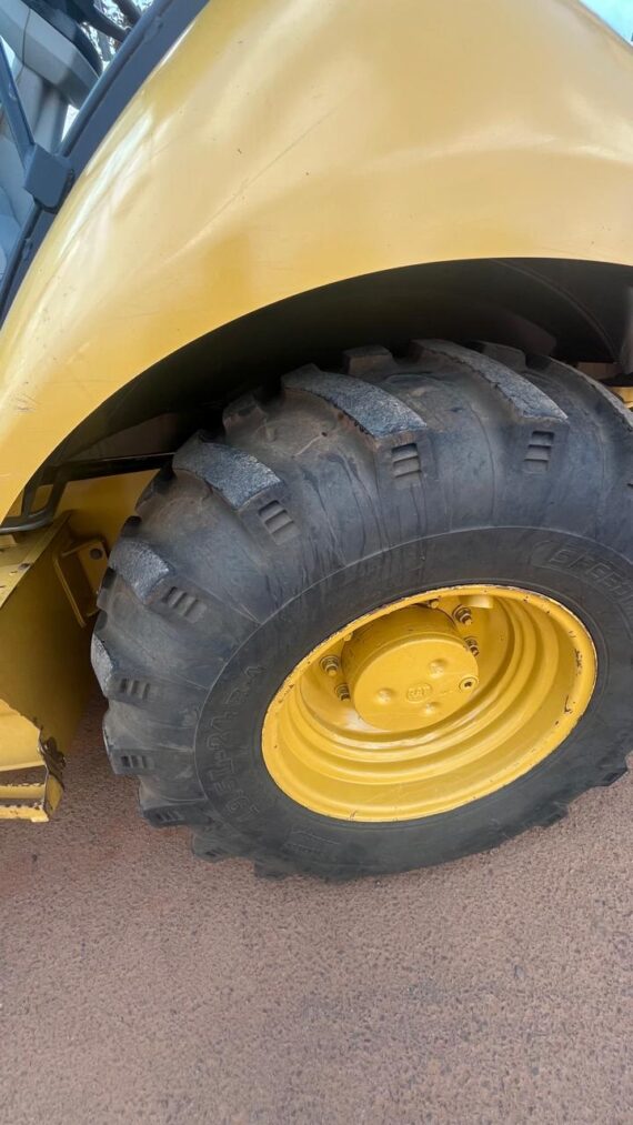 RETROESCAVADEIRA CATERPILLAR 416E 4X4 - IMAGEM m 4