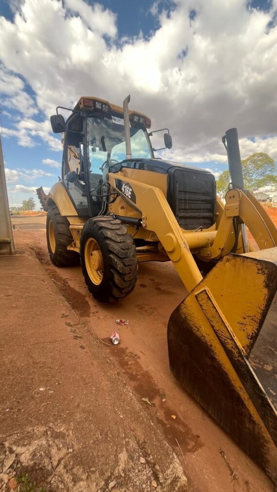 RETROESCAVADEIRA CATERPILLAR 416E 4X4 - IMAGEM m 3