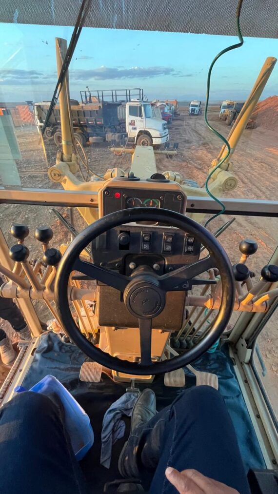 MOTONIVELADORA CATERPILLAR 12H - IMAGEM m 4