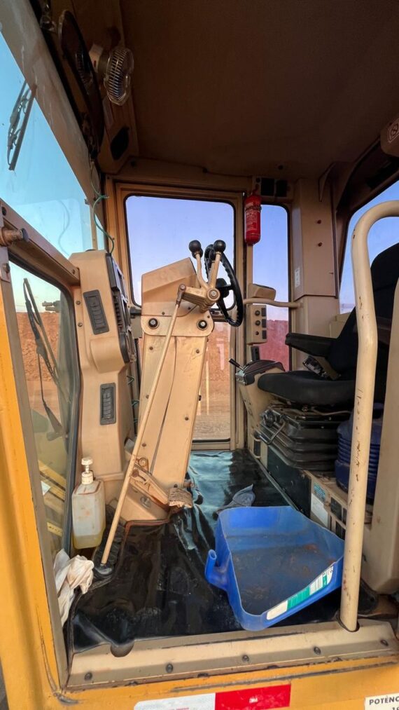 MOTONIVELADORA CATERPILLAR 12H - IMAGEM m 3