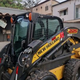 MINI CARREGADEIRA NEWHOLLAND L225