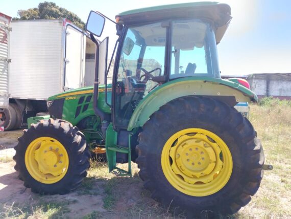 TRATOR AGRÍCOLA JOHN DEERE 5080E - IMAGEM m 6