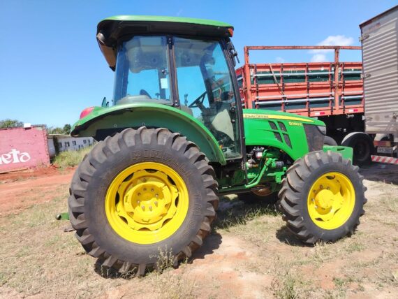 TRATOR AGRÍCOLA JOHN DEERE 5080E - IMAGEM m 4