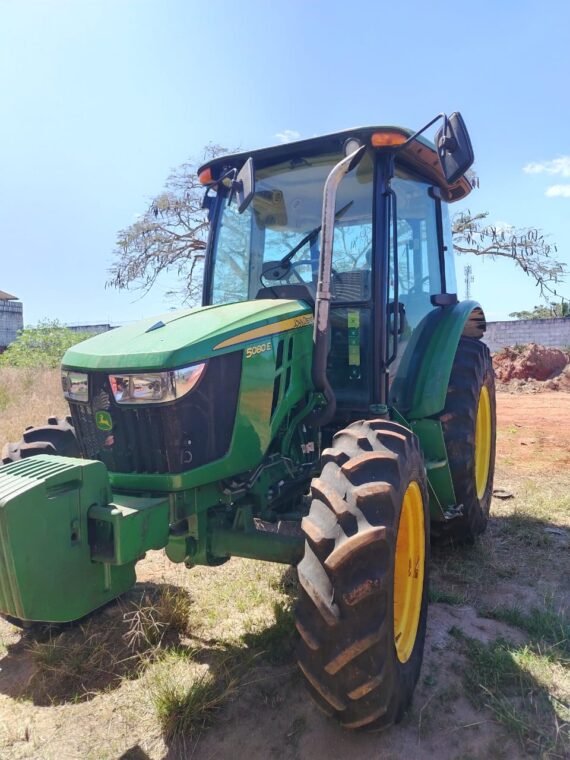 TRATOR AGRÍCOLA JOHN DEERE 5080E - IMAGEM m 3
