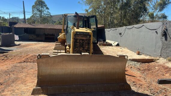 TRATOR DE ESTEIRAS CATERPILLAR D6N - IMAGEM m 2