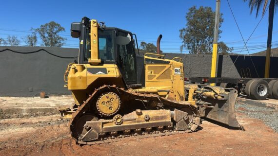 TRATOR DE ESTEIRAS CATERPILLAR D6N - IMAGEM m 3
