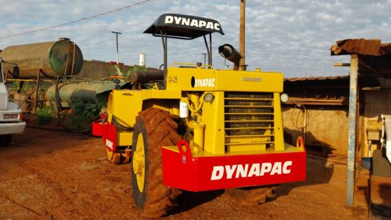ROLO COMPACTADOR DYNAPC CA25PD - IMAGEM m 4