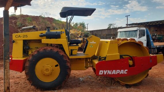 ROLO COMPACTADOR DYNAPC CA25PD - IMAGEM m 3