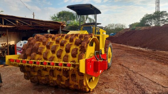 ROLO COMPACTADOR DYNAPC CA25PD - IMAGEM m 2