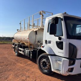 CAMINHÃO PIPA FORD CARGO 1723 TOCO