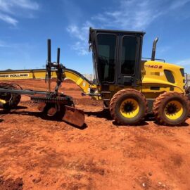 MOTONIVELADORA NEW HOLLAND RG140