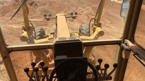 MOTONIVELADORA CATERPILLAR 120K - IMAGEM m 4