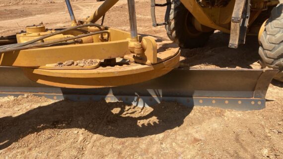 MOTONIVELADORA CATERPILLAR 120K - IMAGEM m 2