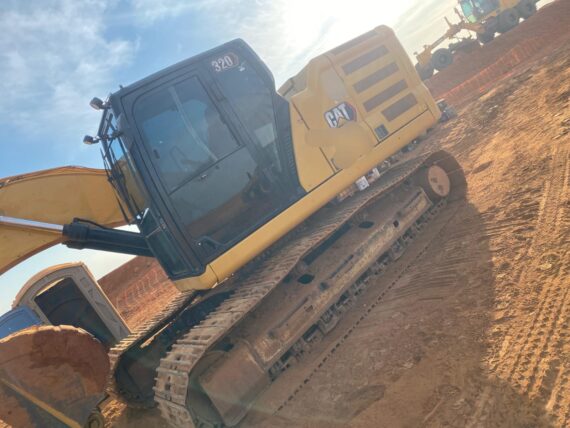 ESCAVADEIRA CATERPILLAR 320 6CC