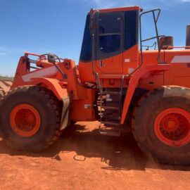 PÁ CARREGADEIRA DOOSAN DL300A