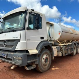 CAMINHÃO PIPA MERCEDES AXOR 3131 6x4