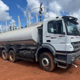 CAMINHÃO PIPA 20.000L MERCEDES AXOR 3131 6x4