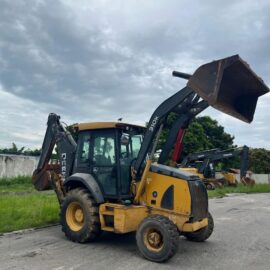 RETROESCAVADEIRA JOHN DEERE 310K