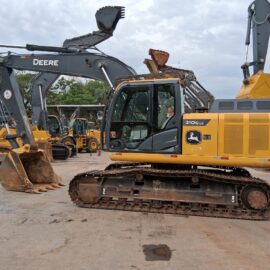 ESCAVADEIRA JOHN DEERE 210G LC