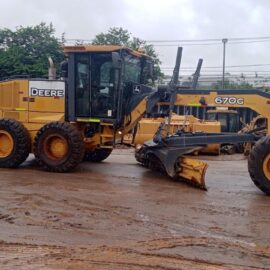 MOTONIVELADORA JOHN DEERE 670G