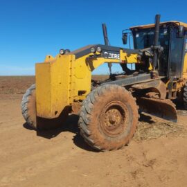MOTONIVELADORA JOHN DEERE 620G