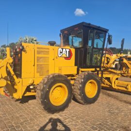 MOTONIVELADORA CAT 140K