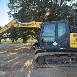 ESCAVADEIRA NEW HOLLAND E145C