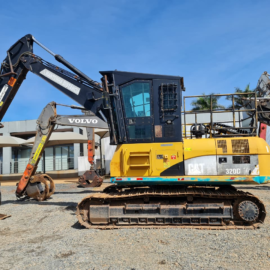 ESCAVADEIRA CATERPILLAR 320D FM COM GARRA