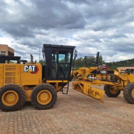 MOTONIVELADORA CAT 140K